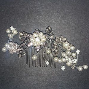 David’s Bridal Silver Pearl Crystal and Beaded Haircomb